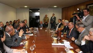 Temer participa de reunião do gabinete de crise em Brasília