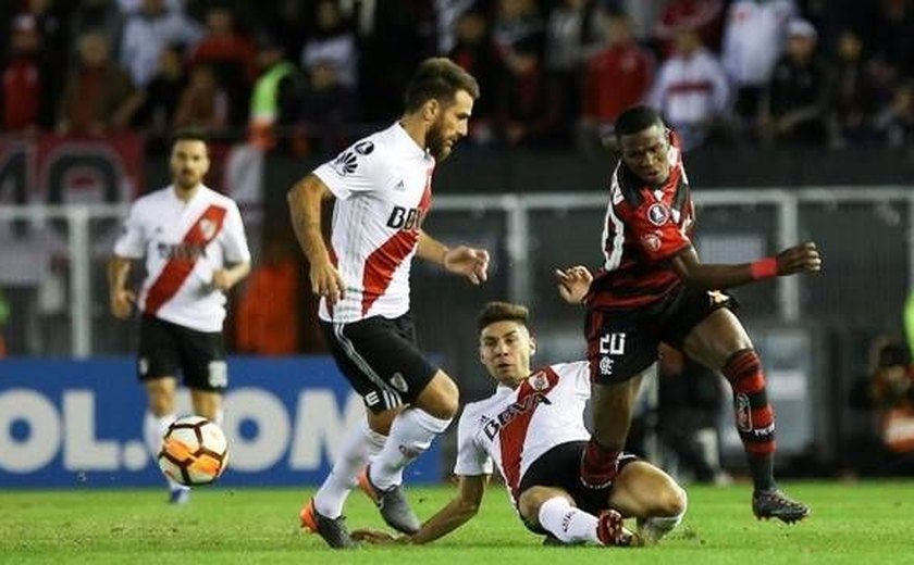Flamengo empata com River e fica com segundo lugar no Grupo 4
