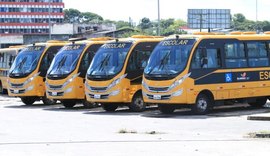 Secretaria entrega 100 ônibus que atenderão 11 mil estudantes da rede estadual de Alagoas