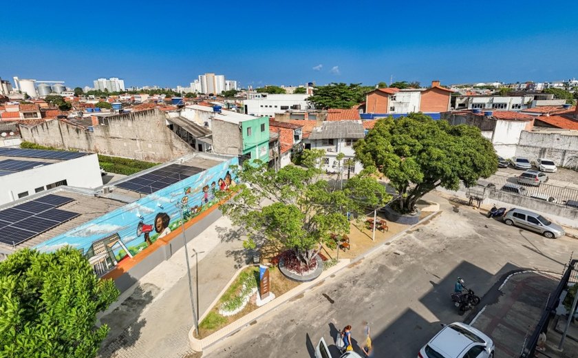 Praça Recife é revitalizada e se torna novo espaço de convivência no bairro do Poço