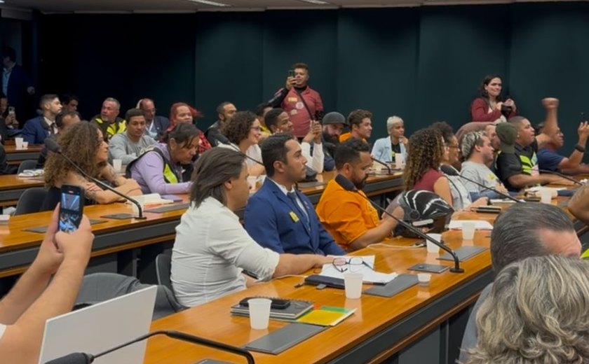 Após ouvir entregadores de app, David Empregos participa de audiência no Congresso Nacional