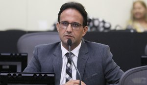 Projeto determina que cuidados íntimos na educação infantil sejam feitos somente por mulheres