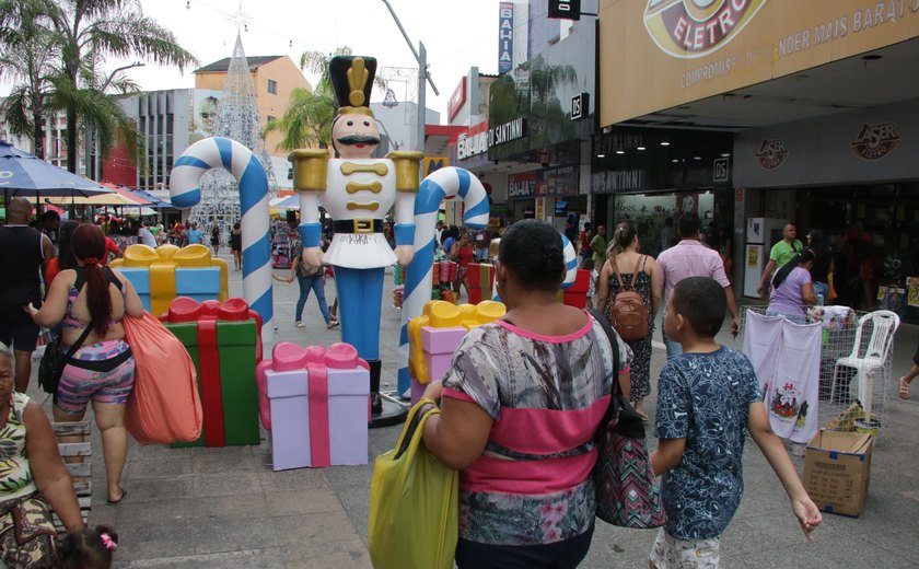 Centro de Maceió lotado às vesperas do Natal