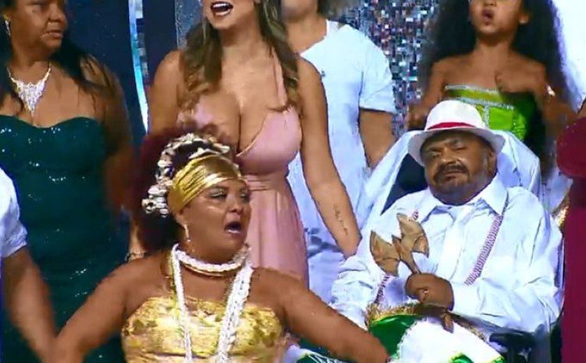 Arlindo Cruz aparece de surpresa e desfila pela X-9 Paulistana