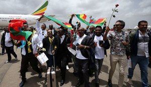 Após 20 anos, voos comerciais entre Etiópia e Eritreia são retomados