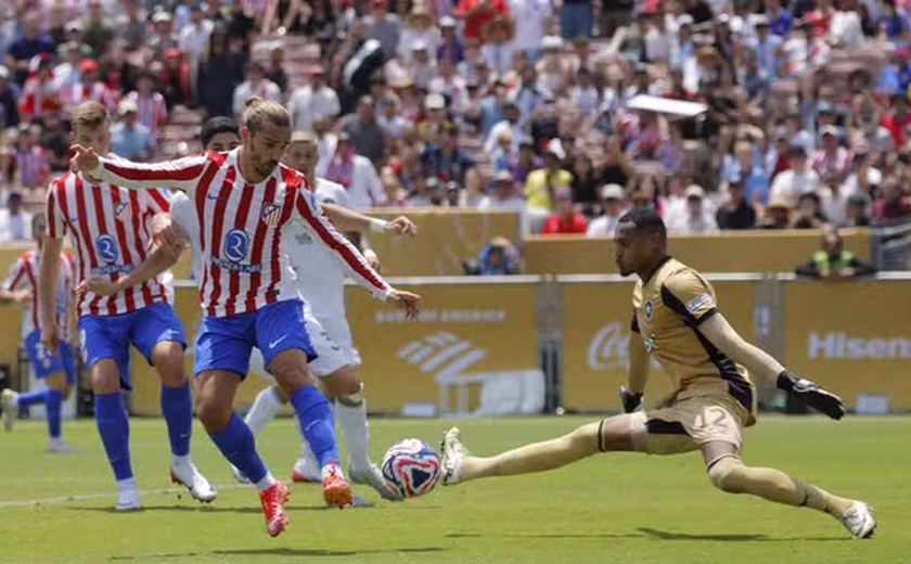 Botafogo perde para o Atlético de Madrid, mas avança às oitavas em 2º lugar