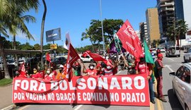 Partidos e centrais sindicais protestam contra Bolsonaro na orla de Maceió