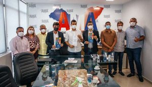 Sedetur apresenta programa Empreende Alagoas para prefeitos alagoanos