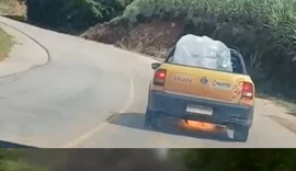 Carro da Prefeitura de Matriz de Camaragibe pega fogo na AL-105, em São Luís do Quitunde