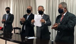 Prefeito Ronaldo Lopes empossa Ricardo Méro como Procurador-Geral do Município