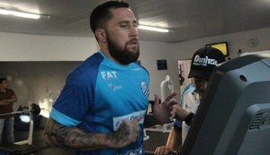 Saída de Keirrison faz CSA acertar com novo camisa 9