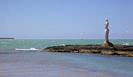 Banhistas são resgatados de afogamento na Praia da Sereia, em Maceió