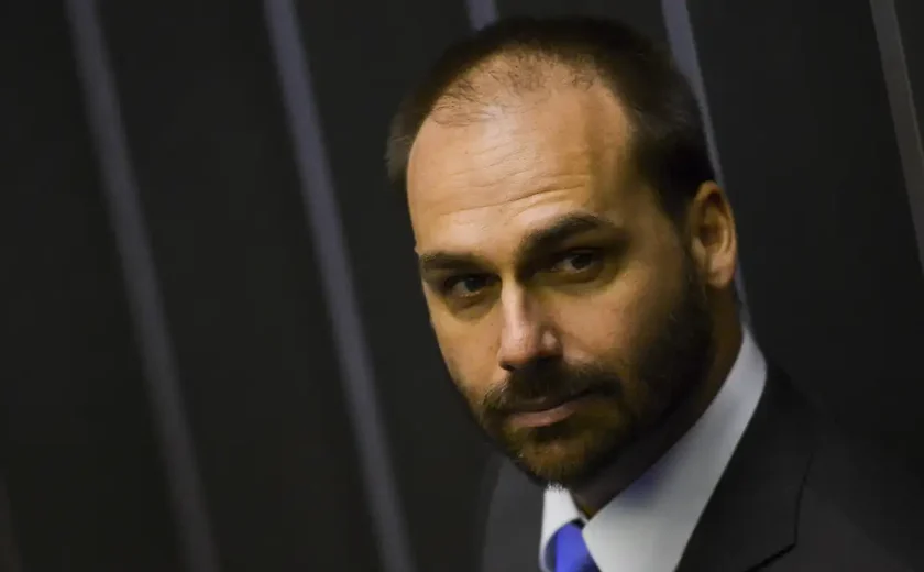 PGR diz que deputados não podem pedir prisão de Eduardo Bolsonaro