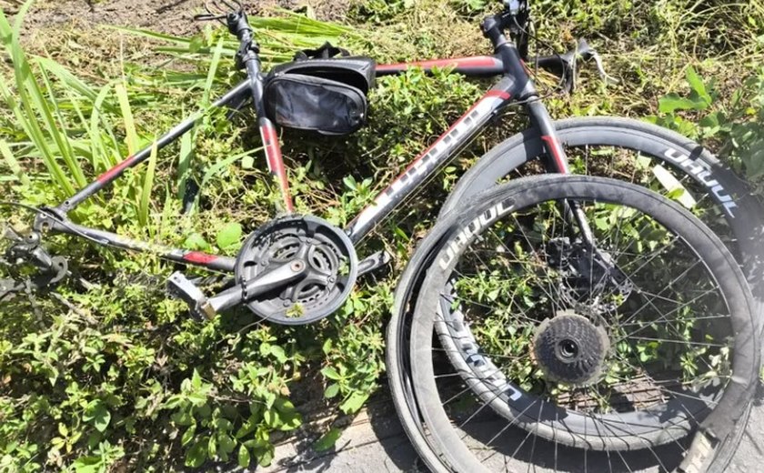 Ciclista é atingido por veículo e morre na Barra de São Miguel