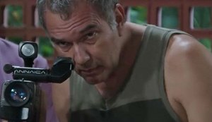 'Verão 90': Herculano transforma João, Candé e Patrick em gogo boys