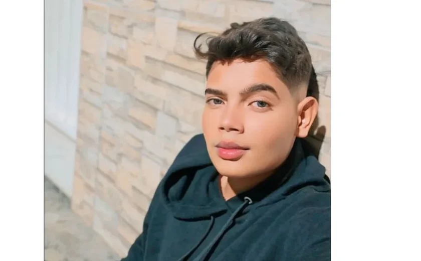Jovem é morto em calçada de casa no Loteamento Hélio Jatobá, em São Miguel dos Campos