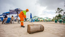 Ecopeneiras são utilizadas para limpeza na faixa de areia das praias de Maceió