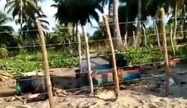 Pescadores denunciam fechamento de área destinada para guardar equipamentos de pesca