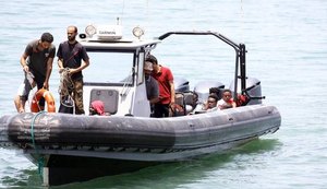 Naufrágio de bote na Líbia deixa mais de 100 mortos, entre eles 3 bebês