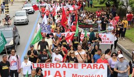 Estudantes e servidores da Educação tomam Fernandes Lima contra medidas de Bolsonaro