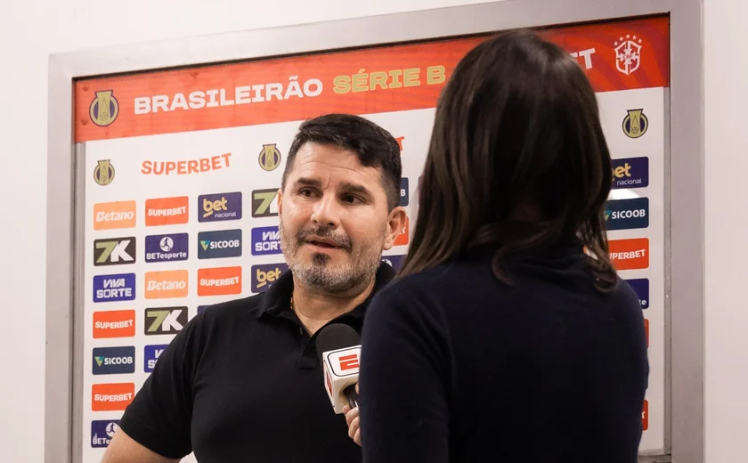 CRB segura líder Coritiba no Couto Pereira e mantém vivo sonho do acesso, avalia Barroca