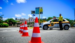 Na Pajuçara, trânsito volta a ser mão dupla nos feriados de fim de ano