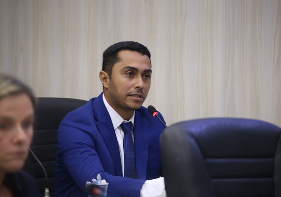 Projeto de David do Emprego que amplia licença-maternidade é aprovado em 2ª votação
