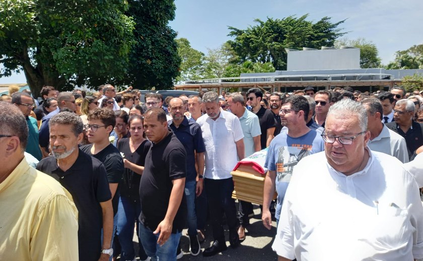 Um adeus carregado de emoção: Alagoas se despede de Benedito de Lira