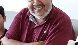 Poeta 'Pedão' presta homenagem ao Jornal Tribuna em forma de cordel