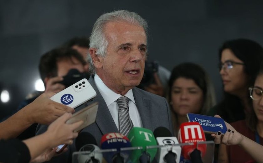 “Fui eu que troquei o comandante do Exército”, diz ministro da Defesa