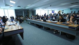 Mendonça autoriza ex-assessor de Bolsonaro a não comparecer à CPMI