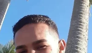 Corpo de homem é encontrado por populares em área de vegetação com tiros na cabeça