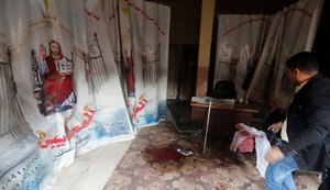 Atirador deixa mortos e feridos em igreja no Egito