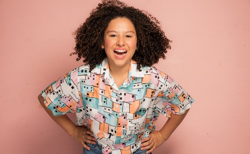 Lunna Beatriz canta Elis Regina em quadro na internet