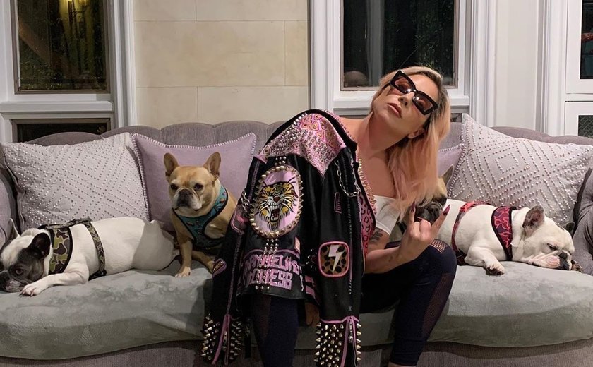 Covid-19: Lady Gaga e outros famosos fazem apelo para que pessoas fiquem em casa