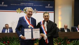 Deputado federal Paulão recebe alta comenda do TRT/AL