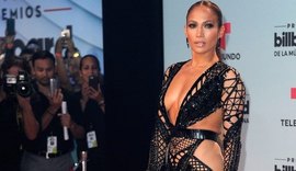 Jennifer Lopez rouba a cena com look sexy no Billboard latino