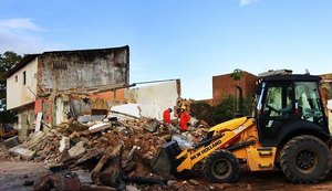 Dezesseis casas e onze edifícios foram demolidos no bairro Pinheiro