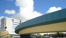 Trecho da Avenida Gustavo Paiva passa por recomposição da pavimentação