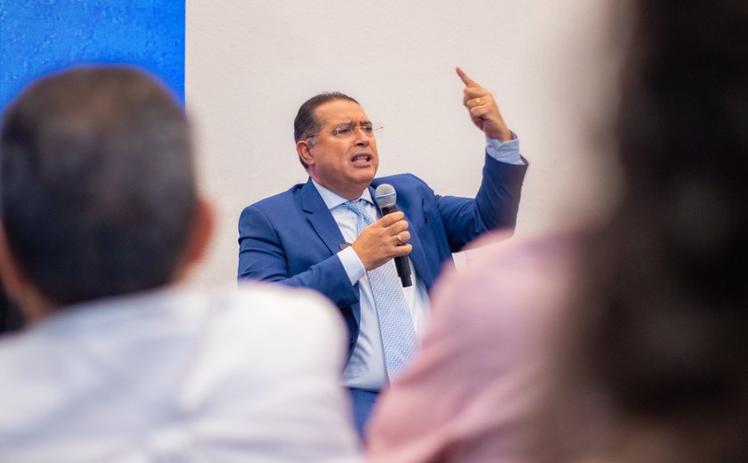 Advogado fala sobre consequências da tarifa de 50% imposta por Trump na economia