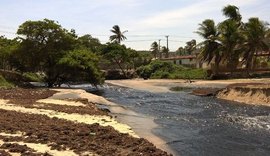 Mancha que apareceu no mar de Riacho Doce seria de esgotos clandestinos