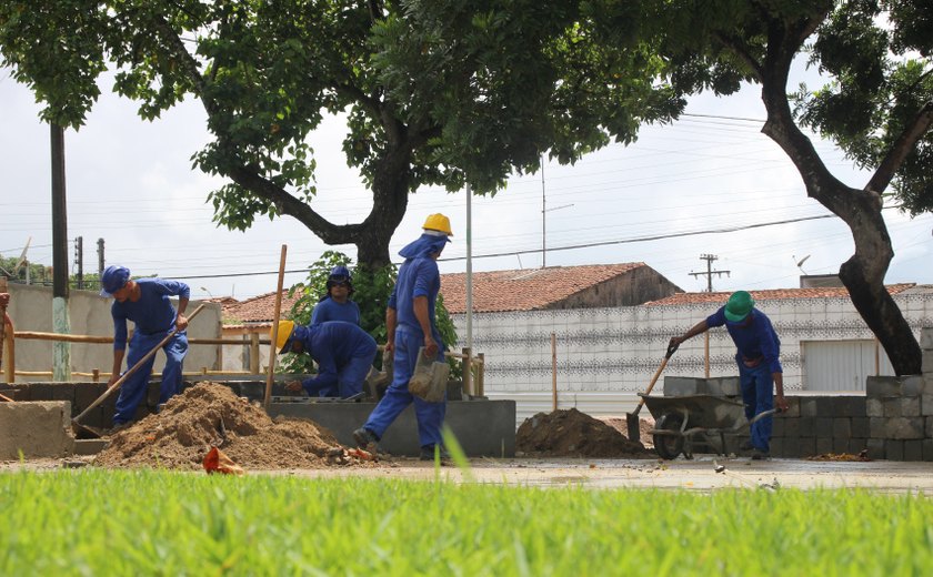 Praça no Eustáquio Gomes é revitalizada