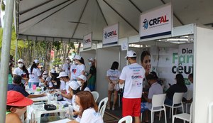 Uso Racional de Medicamentos: CRF/AL promove ações de saúde na praia da Ponta Verde