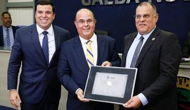 Presidente do TJ/AL recebe maior honraria da Câmara de Maceió