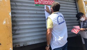 Vigilância Sanitária apreende 350 kg de alimentos impróprios e interdita duas avícolas em Maceió