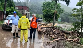 Com mais de 300 desalojados, Angra dos Reis decreta emergência