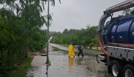 Serviços de drenagem são intensificados durante chuvas intensas de domingo