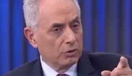 William Waack 'perde a cabeça' ao vivo e briga até com telão