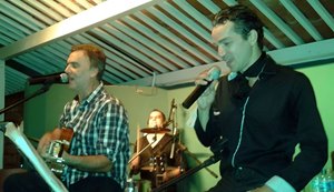 Show 'Chico & Caetano' com Allan Bastos e Luiz Pompe acontece neste sábado, no Le Garden