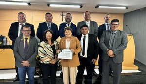 Câmara de Arapiraca concede título de Cidadã Honorária a Cida Bento